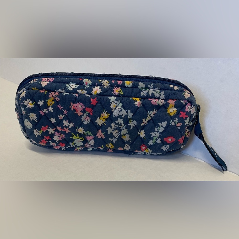 Vera Bradley Floral Quilted Women's Cosmetic Case Scattered Wildflowers Pattern